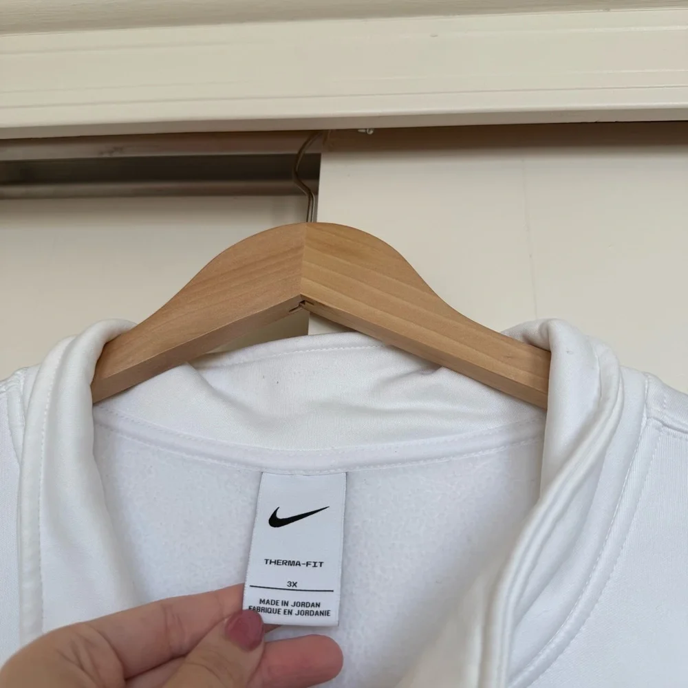 Nike Women’s Therma Fit 1/2 Zip Training Top Pullover Jacket